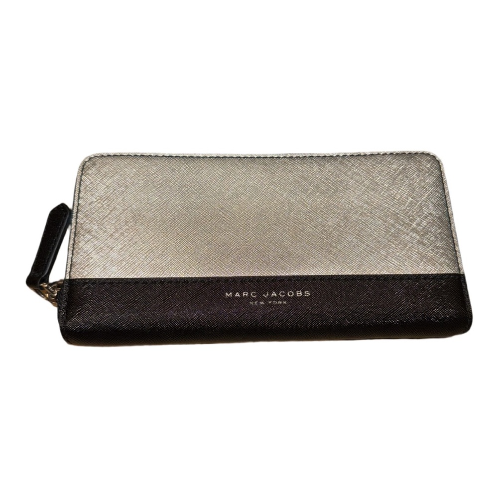 Marc Jacobs Zip Wallet 🖤